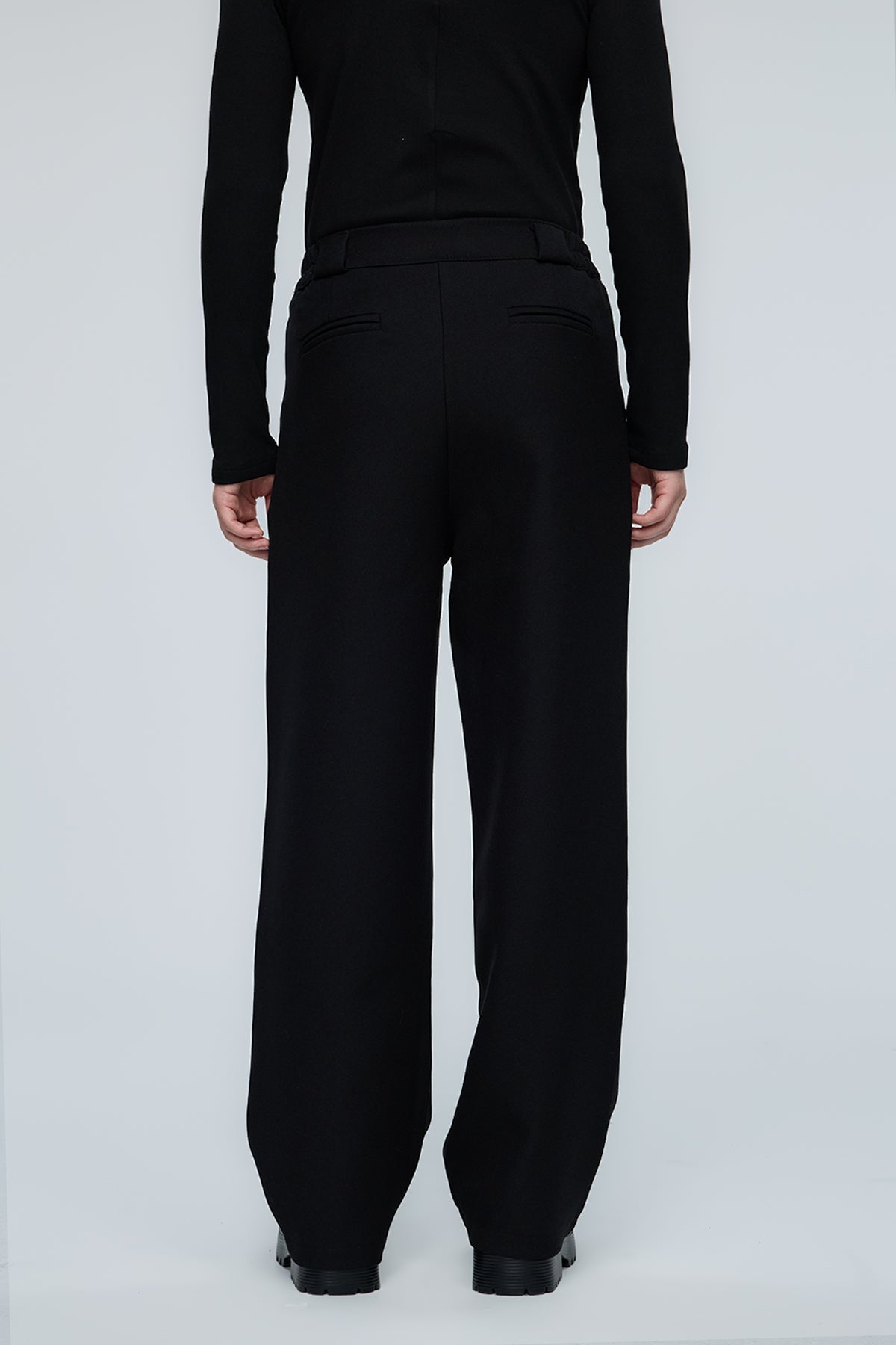 Refined Movement Straight Pants