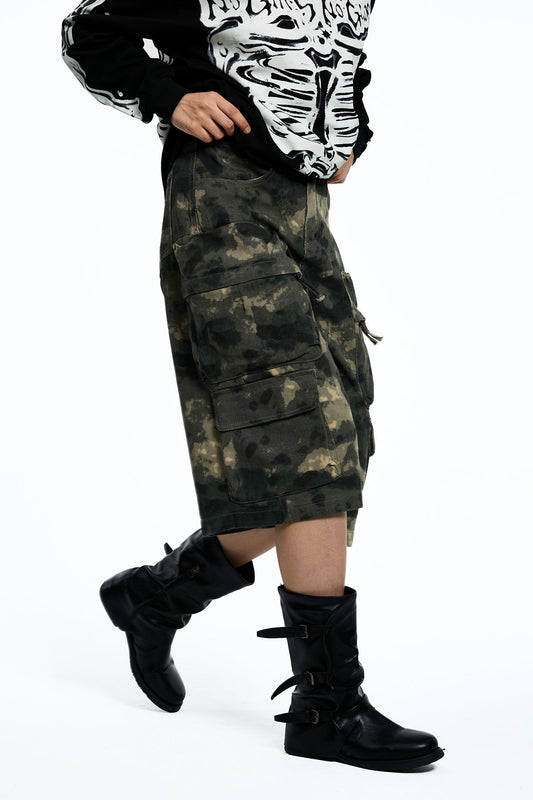 Sleek Valve Camouflage Straight Pants