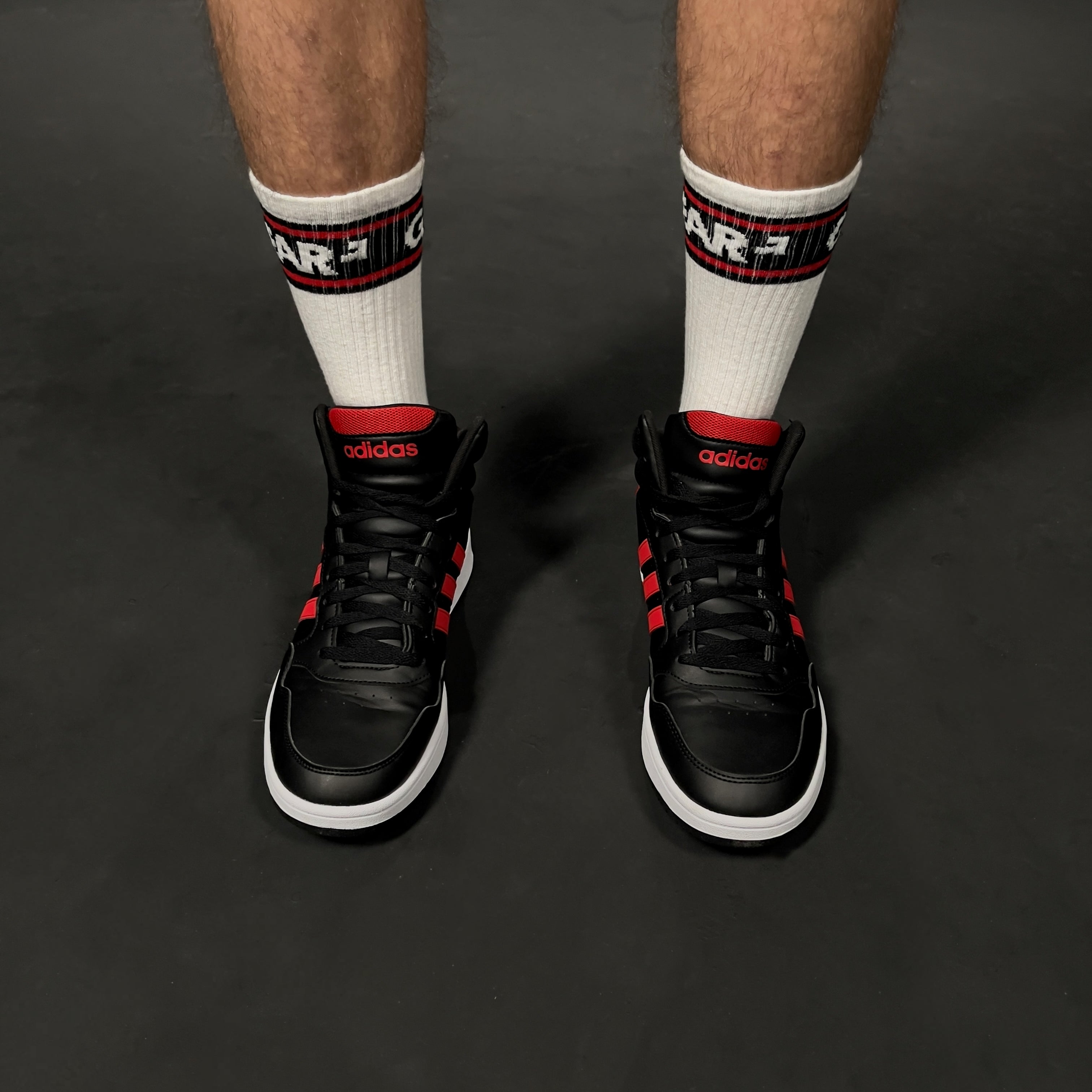 SMELLY SOCKS WHT/RED