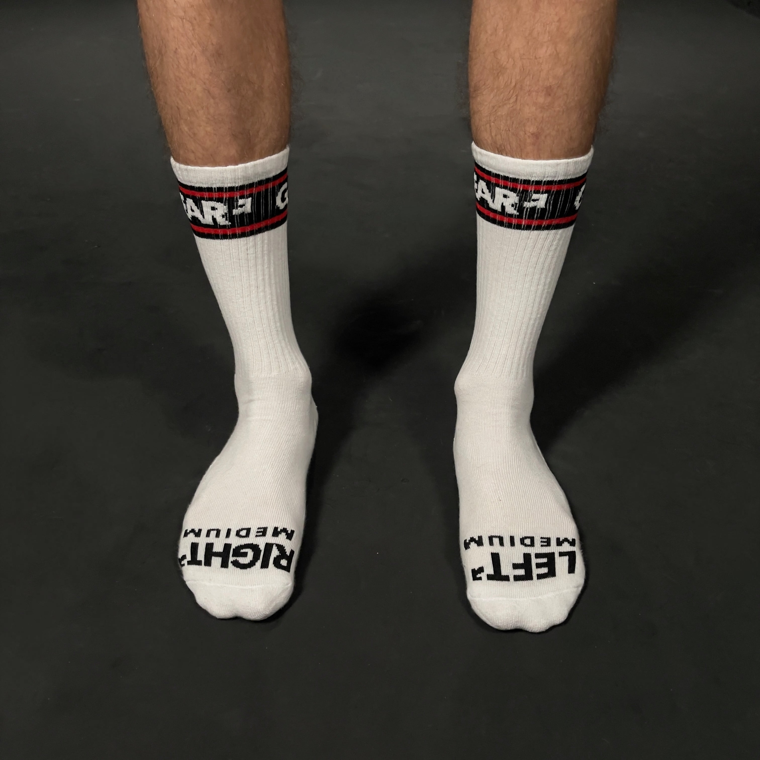 SMELLY SOCKS WHT/RED