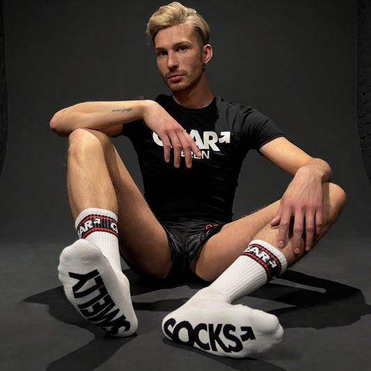 SMELLY SOCKS WHT/RED