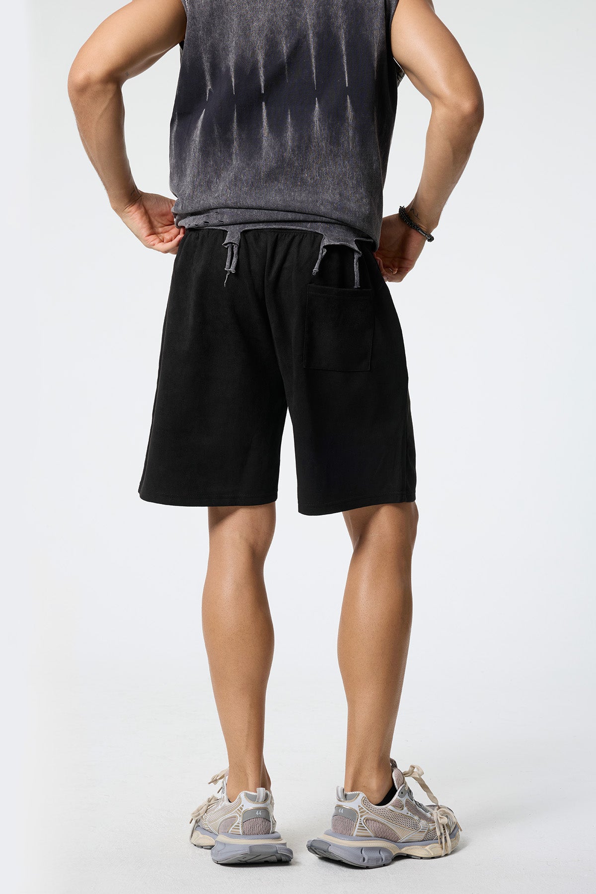 Soft Clasp Embroidered Shorts