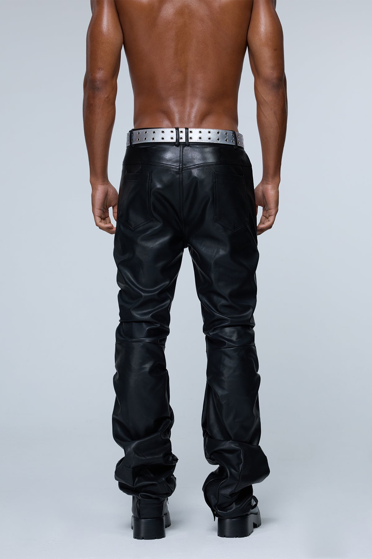 Solid Strut Ruched Straight Leather Pants