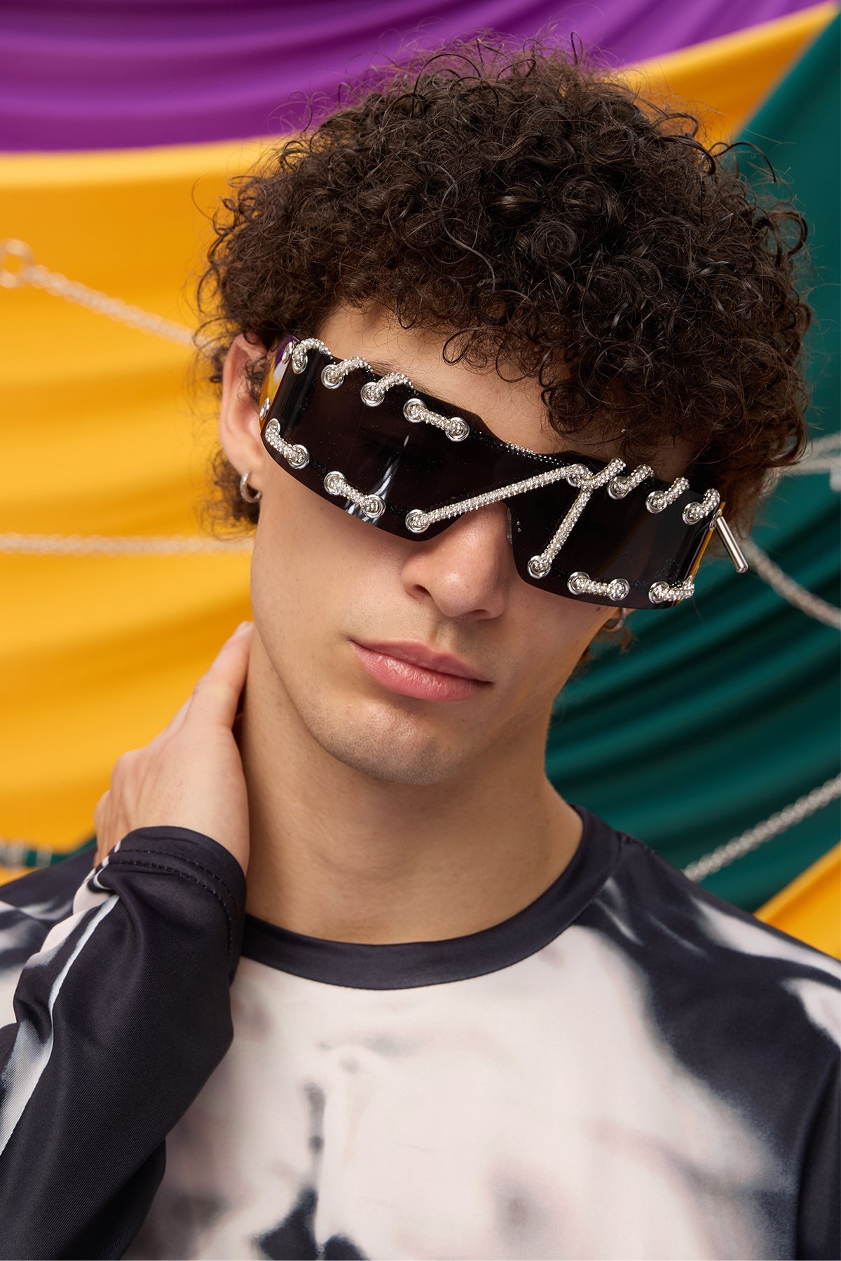 Stark Vision Punk Rhinestone Sunglasses