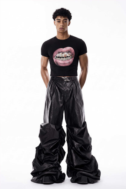 Thin Fold Lip Print Crop Top