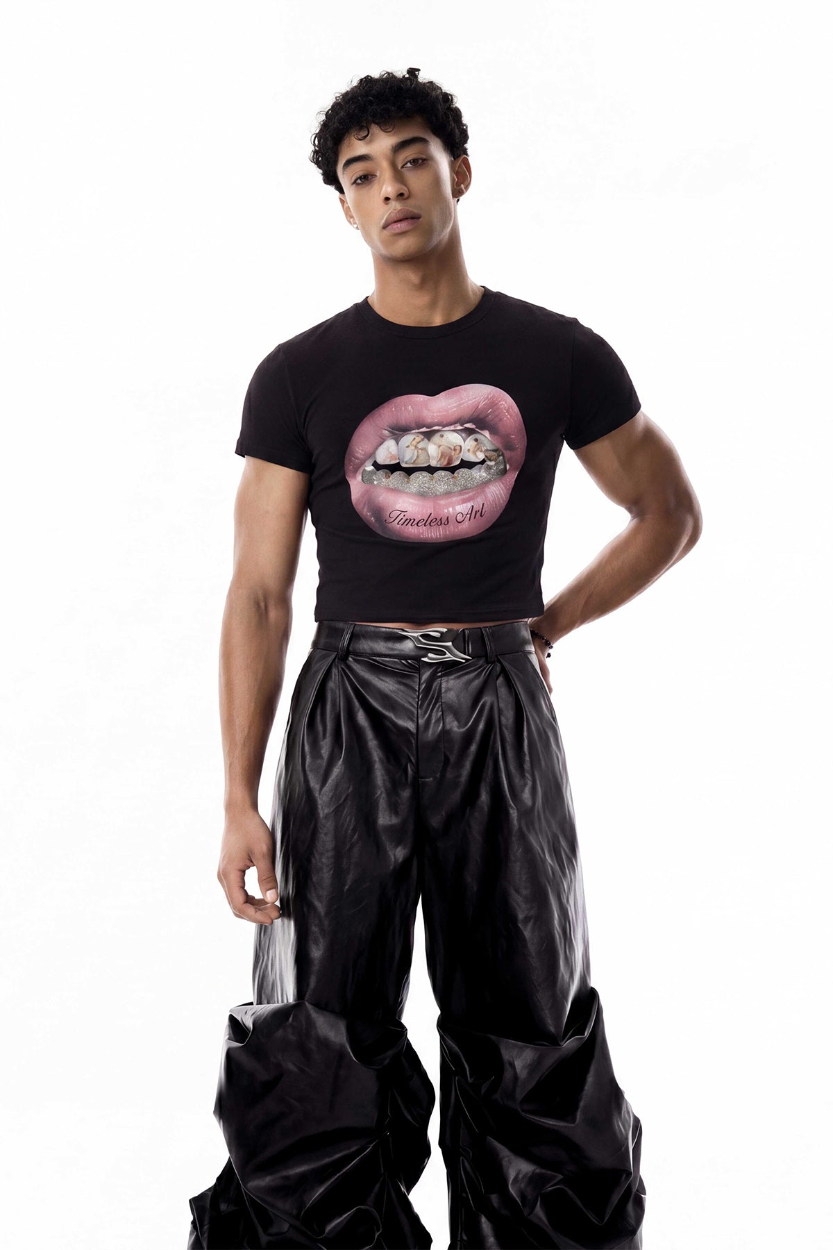 Thin Fold Lip Print Crop Top