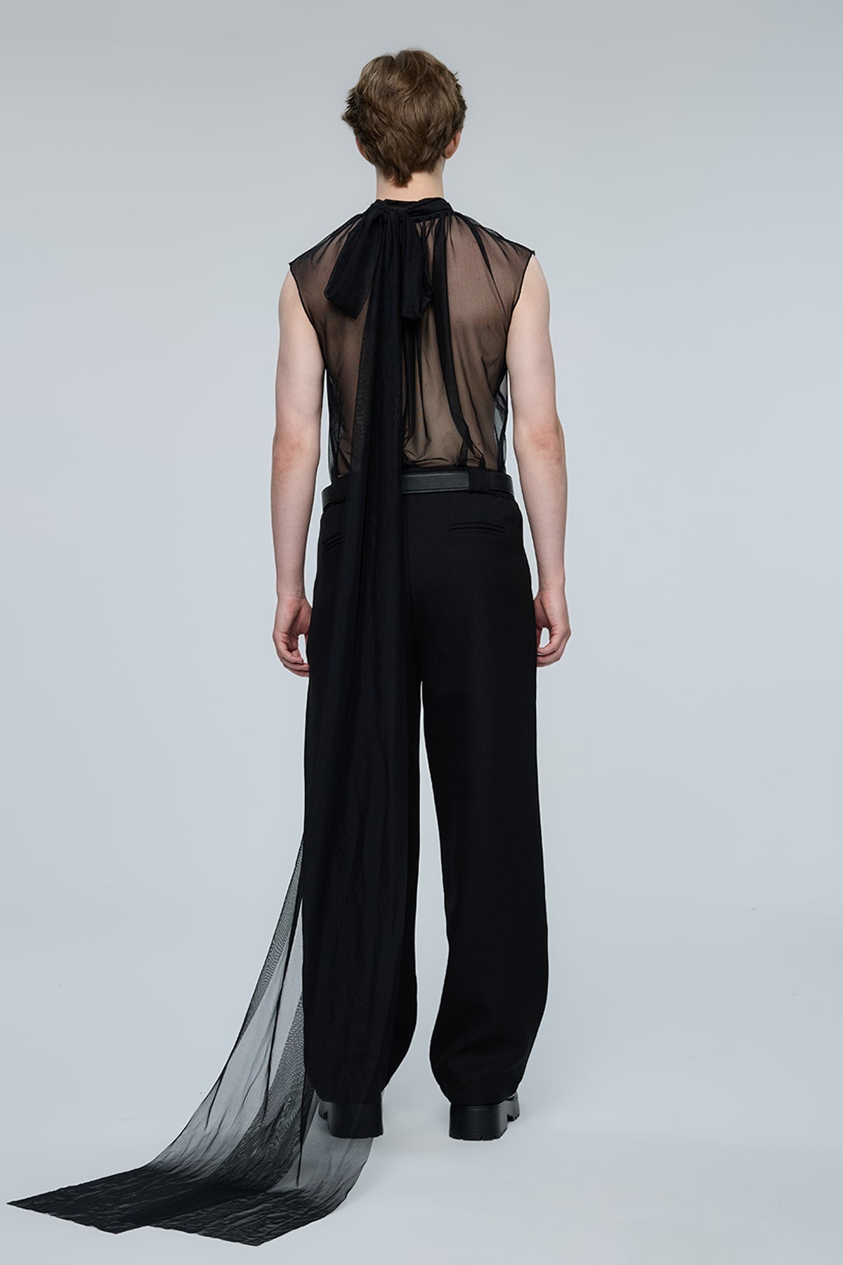 Veil Arc Sleeveless Train Mesh Top