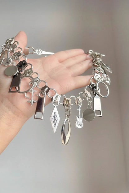 Zipper Necklace – Minimalist & Versatile Design
