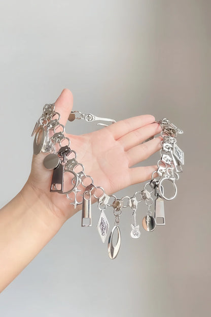Zipper Necklace – Minimalist & Versatile Design