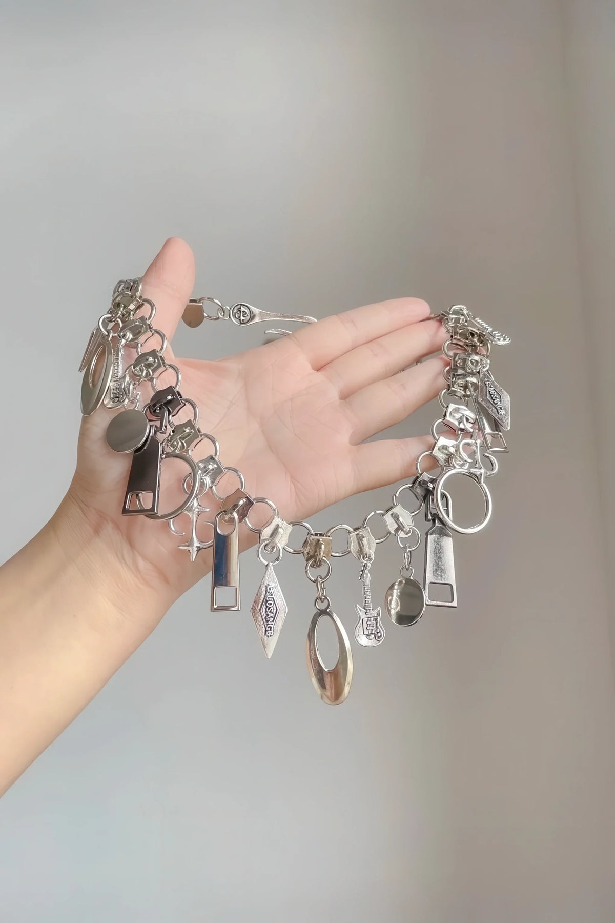 Zipper Necklace – Minimalist & Versatile Design