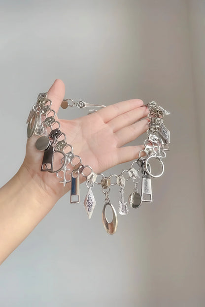 Zipper Necklace – Minimalist & Versatile Design