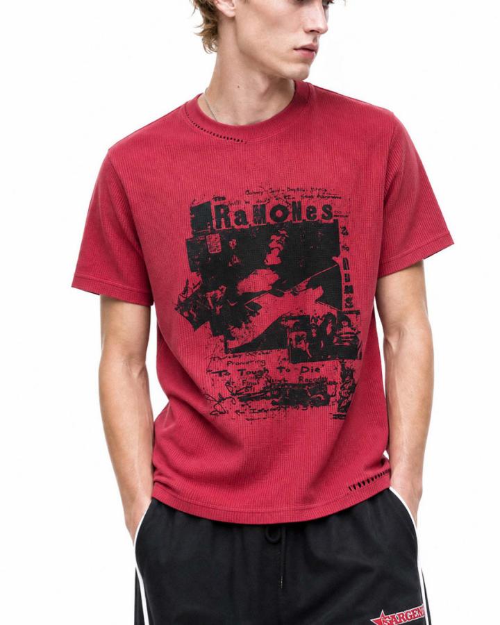 KIIKIO American-Style Distressed Graphic Crew-Neck T-Shirt