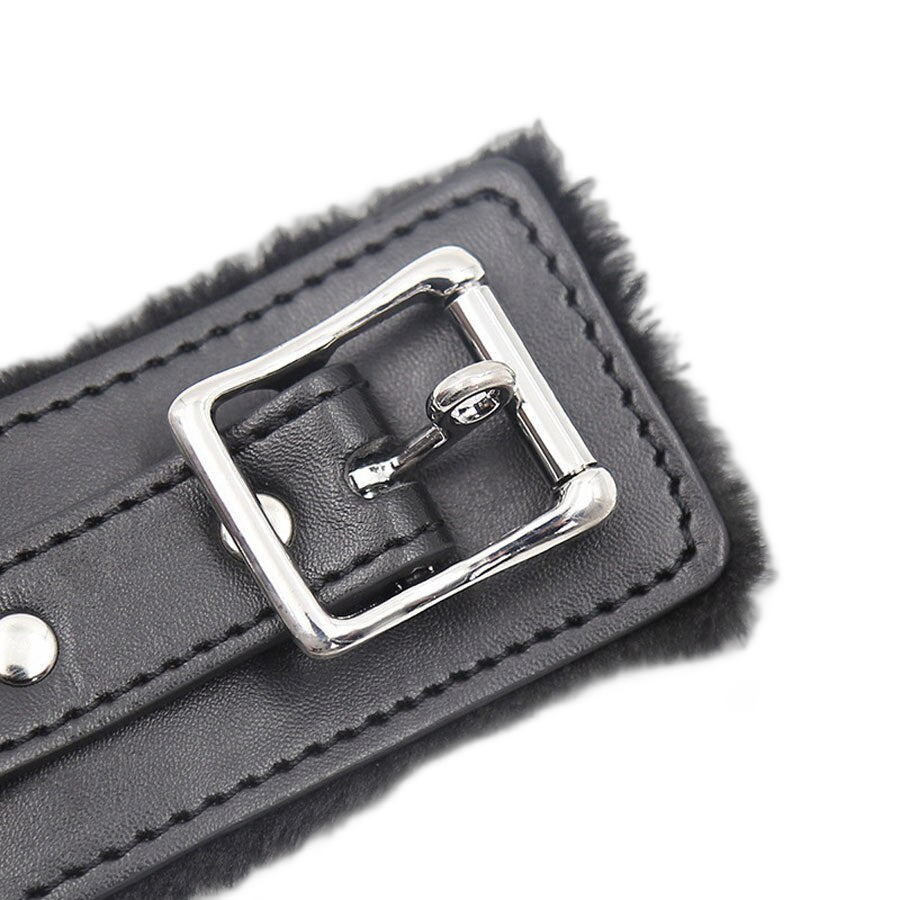 Kinky Fur Lined Bondage Collar