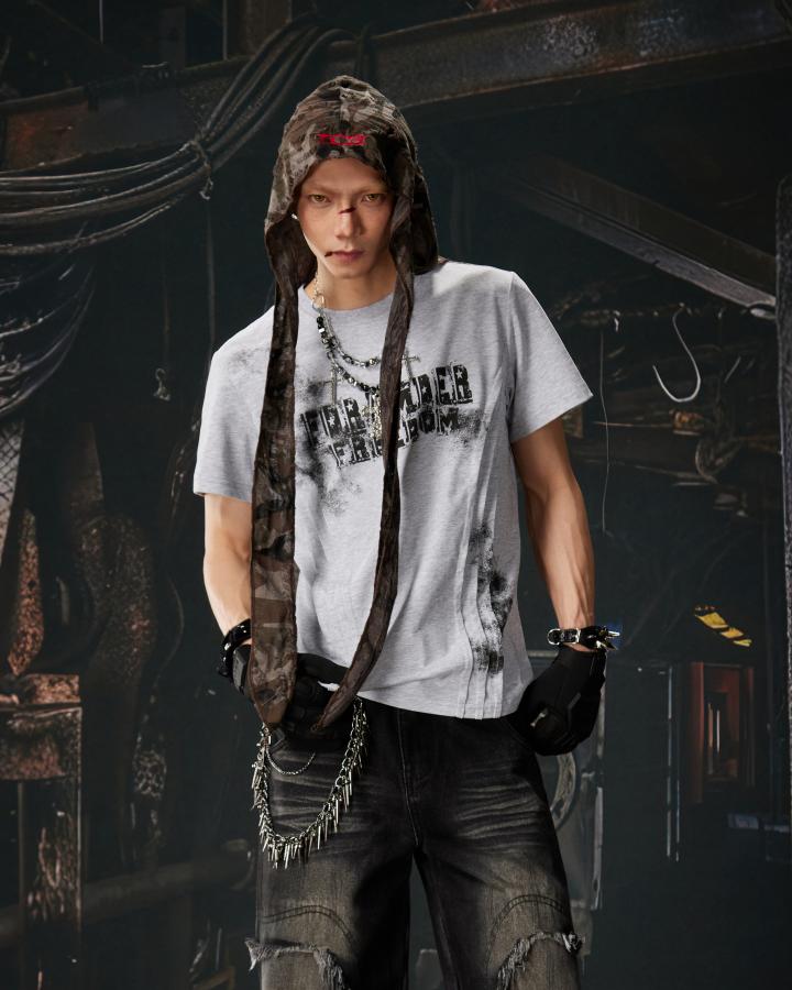 KIIKIO Dark Street Crinkle Spliced Distressed Graphic Tee
