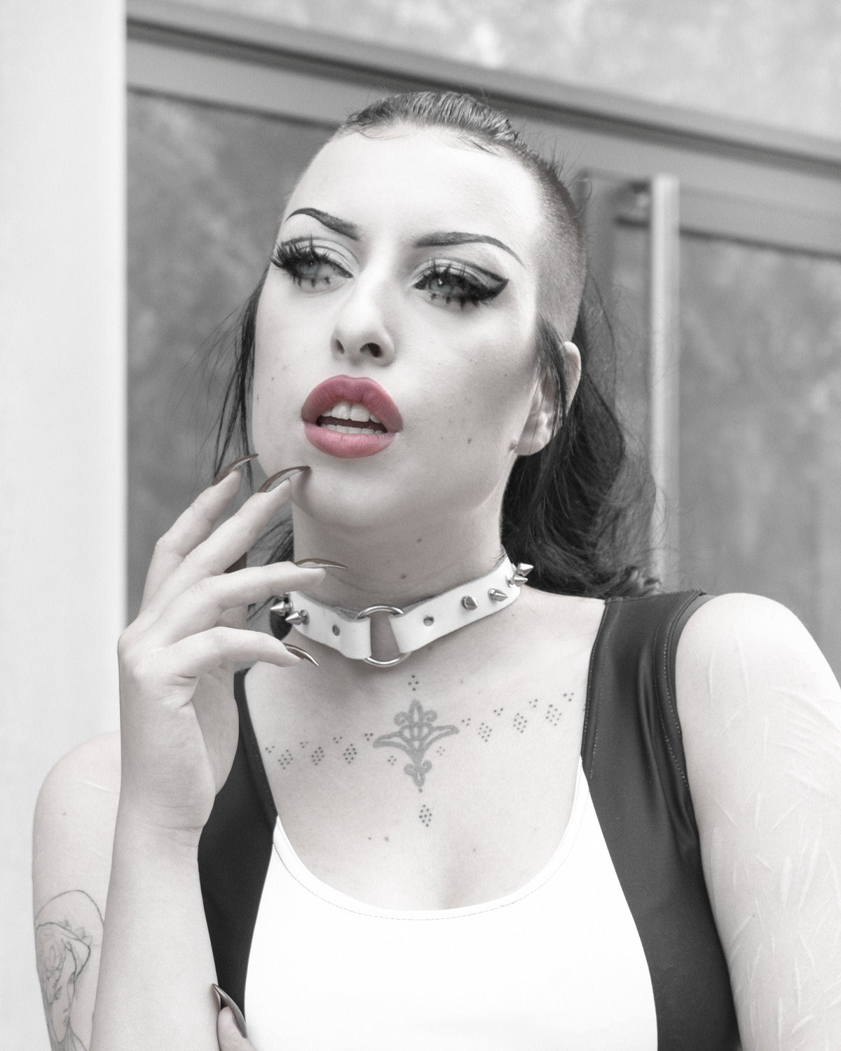 White Leather Studded O Ring Choker