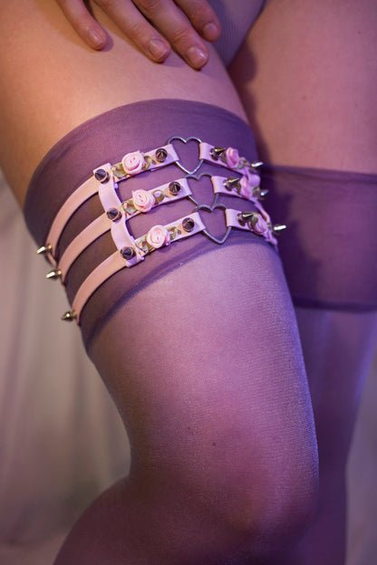 Pink 3 Strap Heart Ring Garter