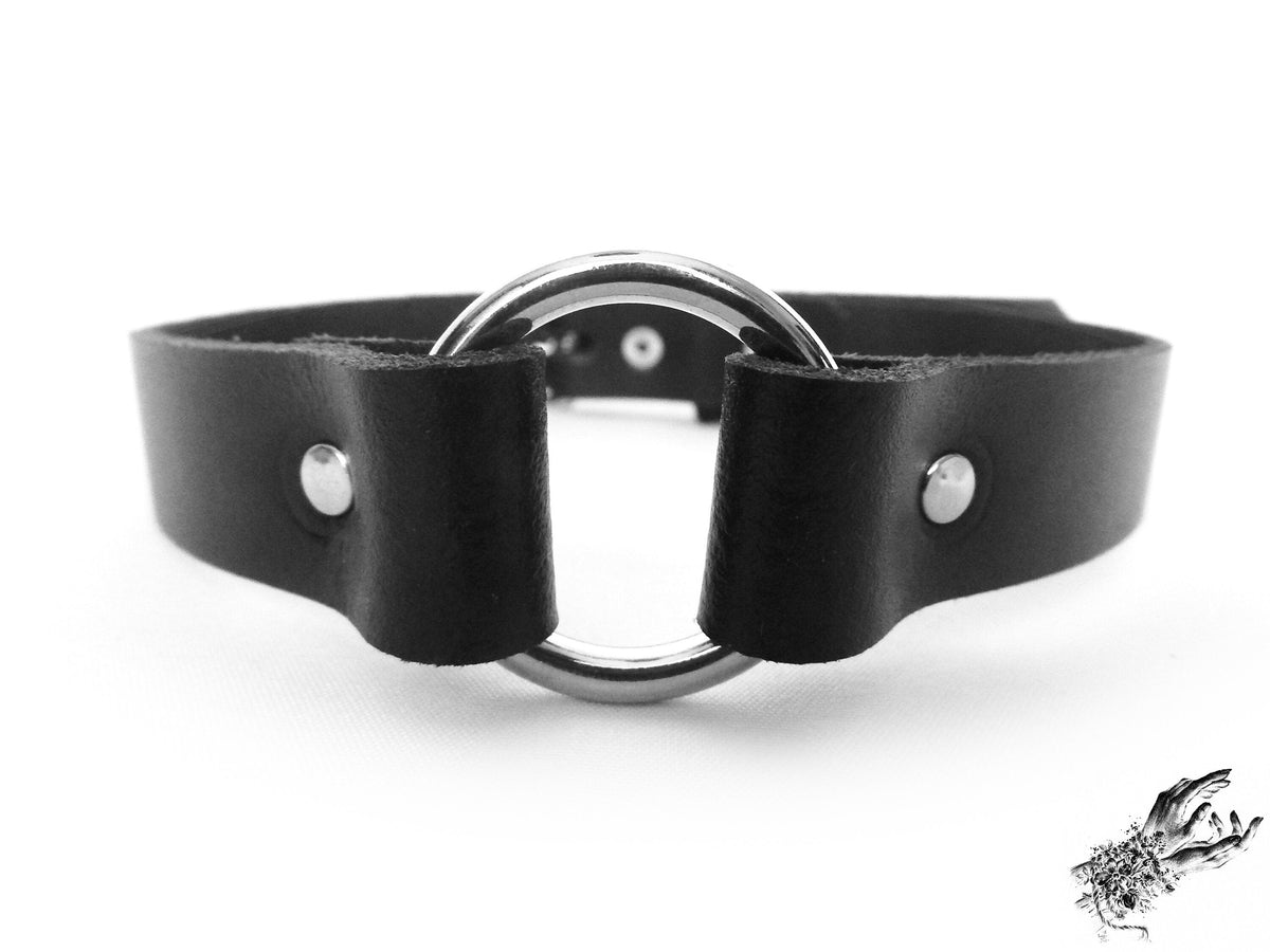 Black Leather O Ring Choker