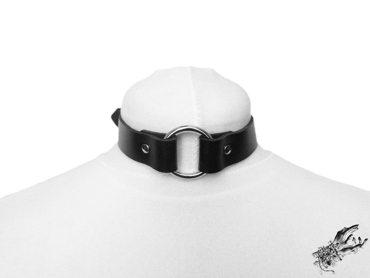 Black Leather O Ring Choker