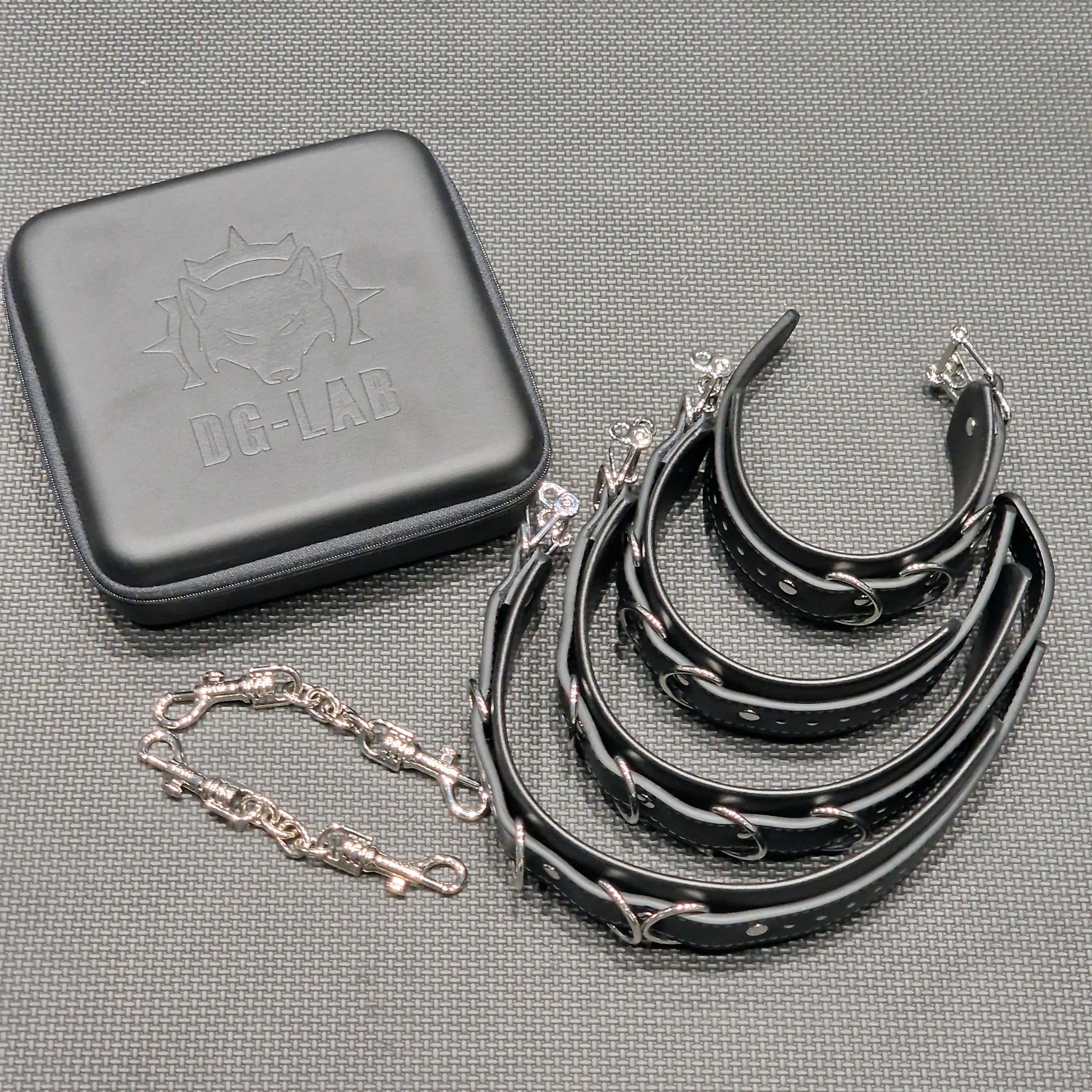 Dungeon Labs Hunter Restraint Set