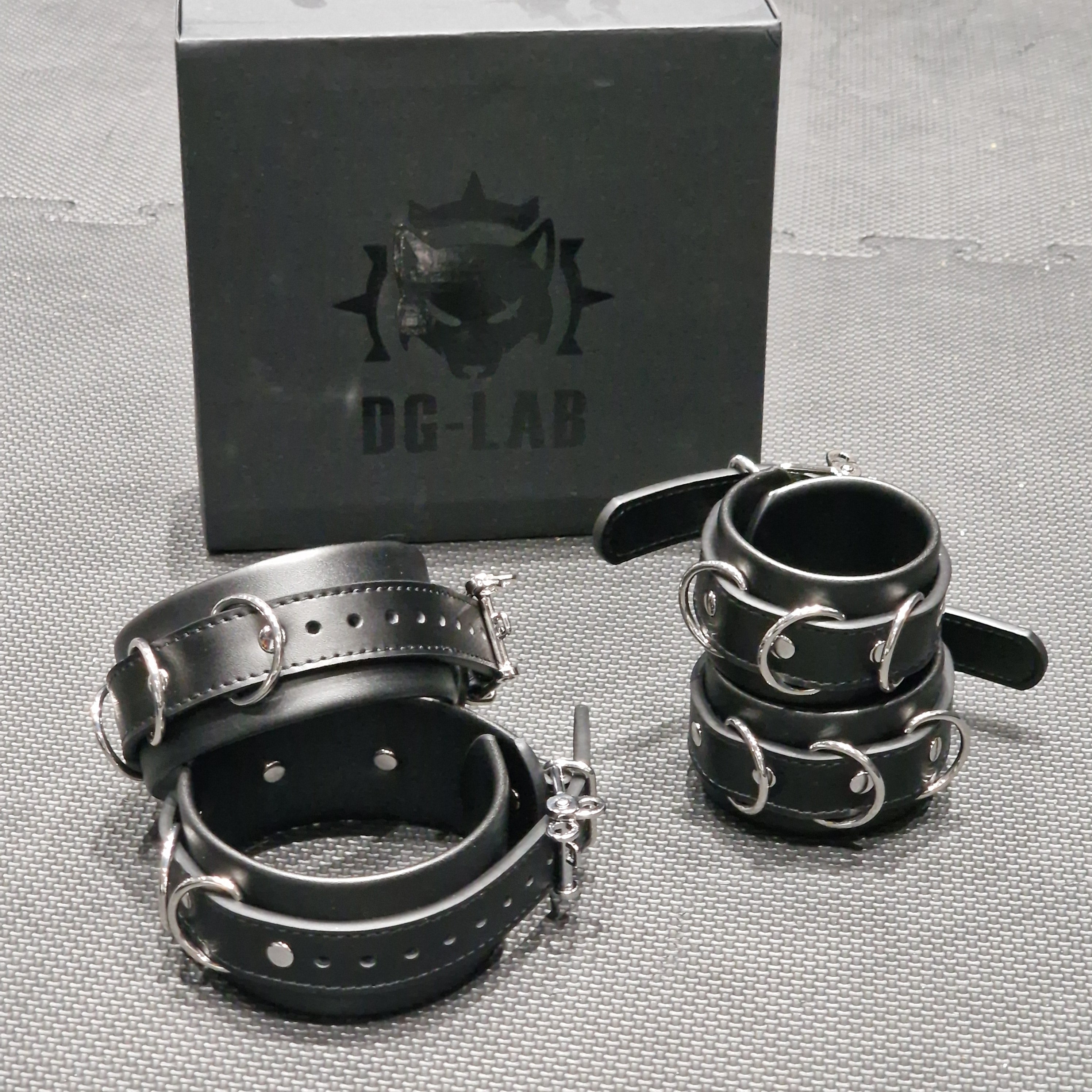 Dungeon Labs Hunter Restraint Set