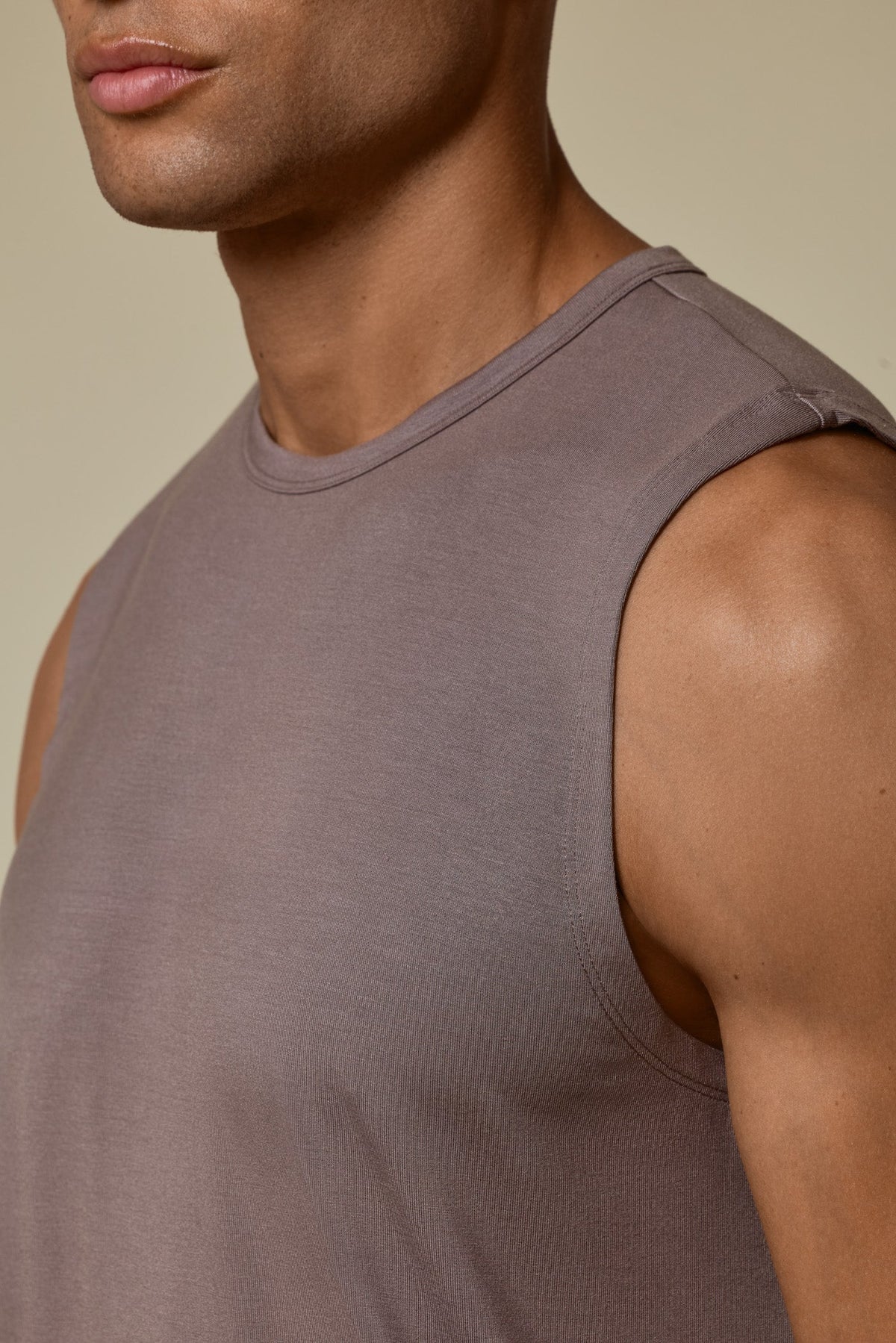SECOND SKIN NO-SLEEVE SHIRT - DEEP TAUPE