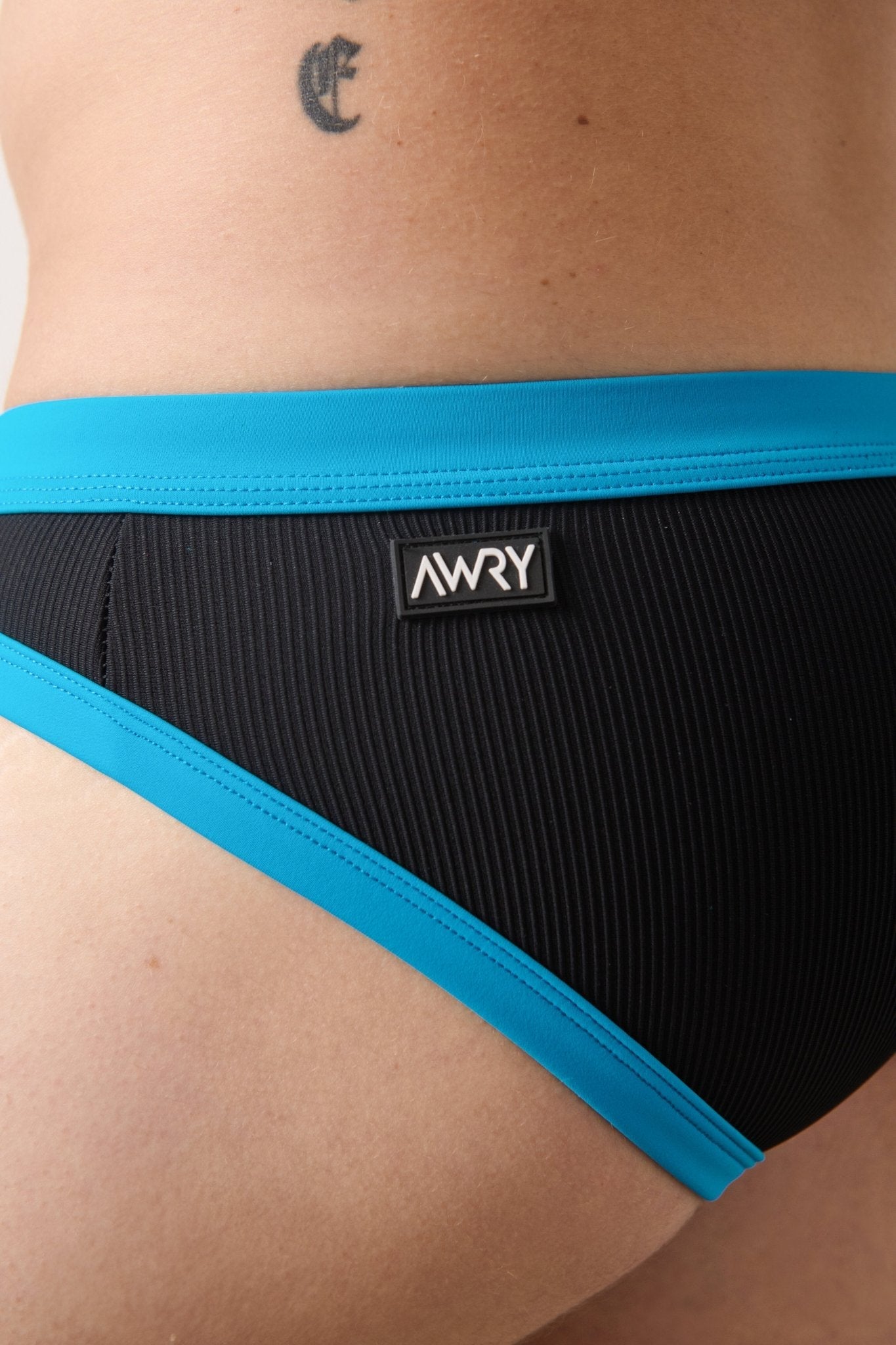 SURGE Contrast Swim Briefs - Black
